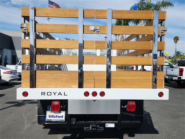 Vehicle image 18 of 23