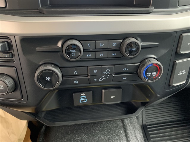 Vehicle image 19 of 23