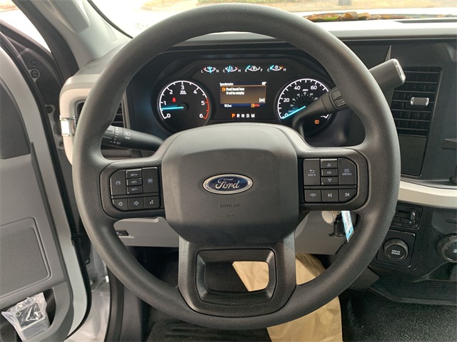 Vehicle image 16 of 23