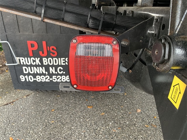 Vehicle image 21 of 23