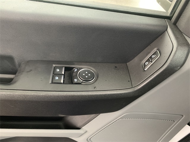 Vehicle image 15 of 23