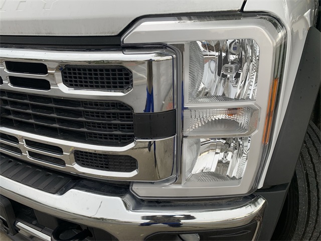 Vehicle image 10 of 23