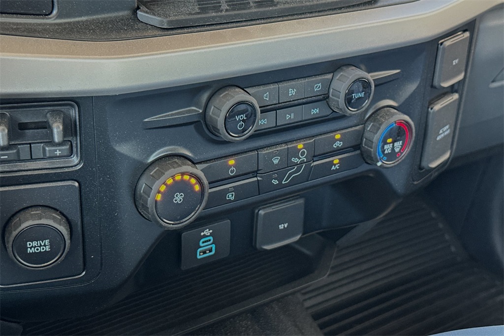 Vehicle image 16 of 20