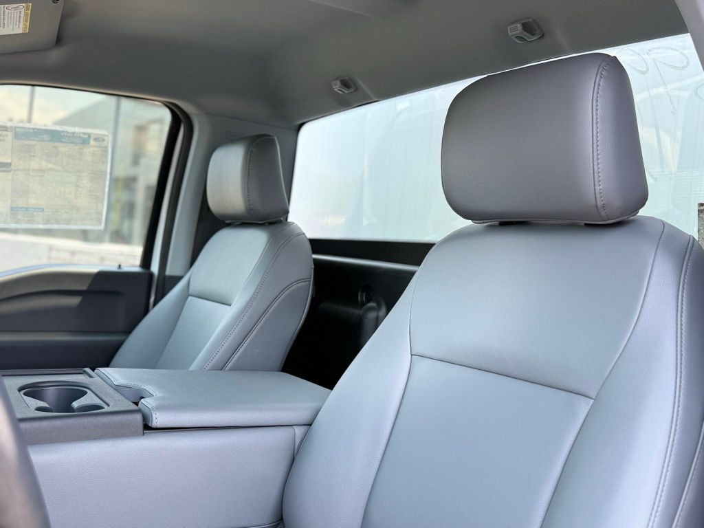Vehicle image 15 of 23