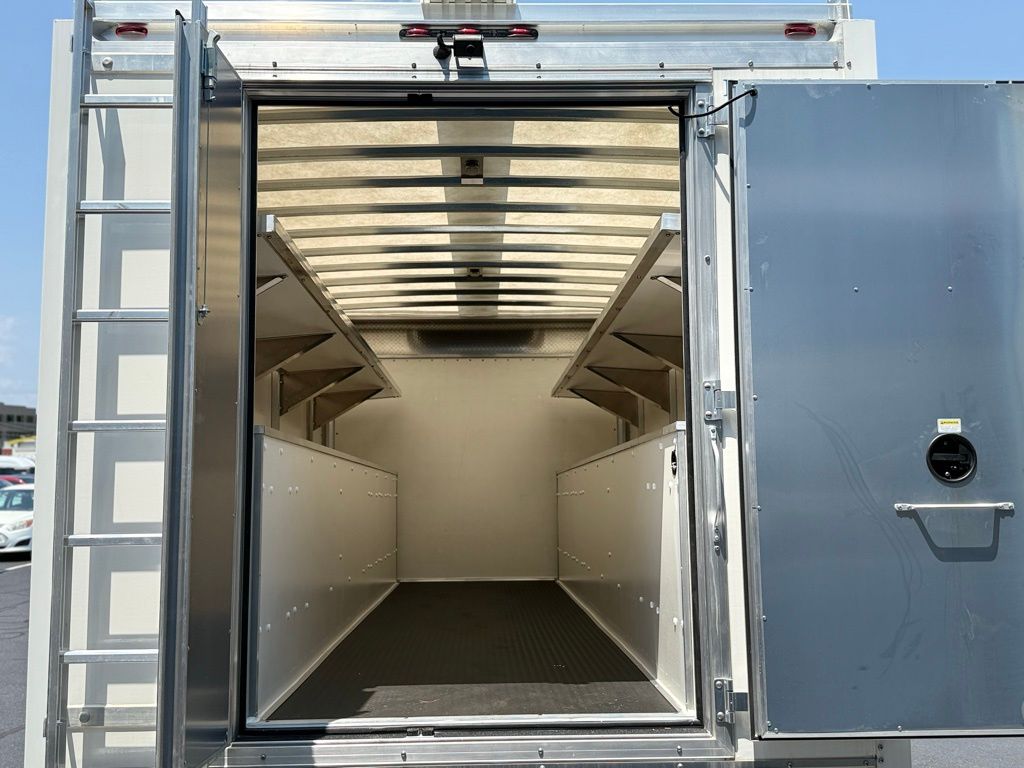 Vehicle image 9 of 23
