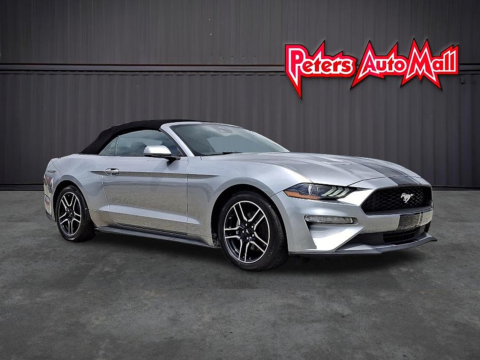 2023 Ford Mustang Image 2 of 19