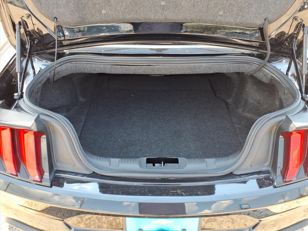 2023 Ford Mustang EcoBoost Premium Image 9 of 21