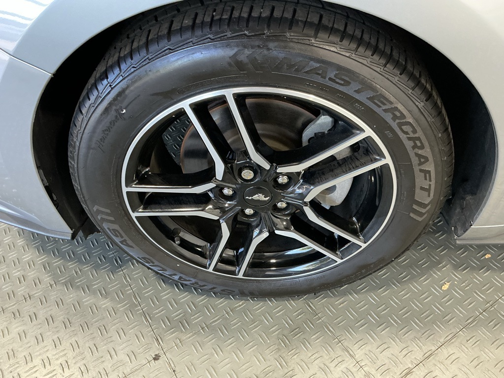 2023 Ford Mustang EcoBoost Premium Image 17 of 37