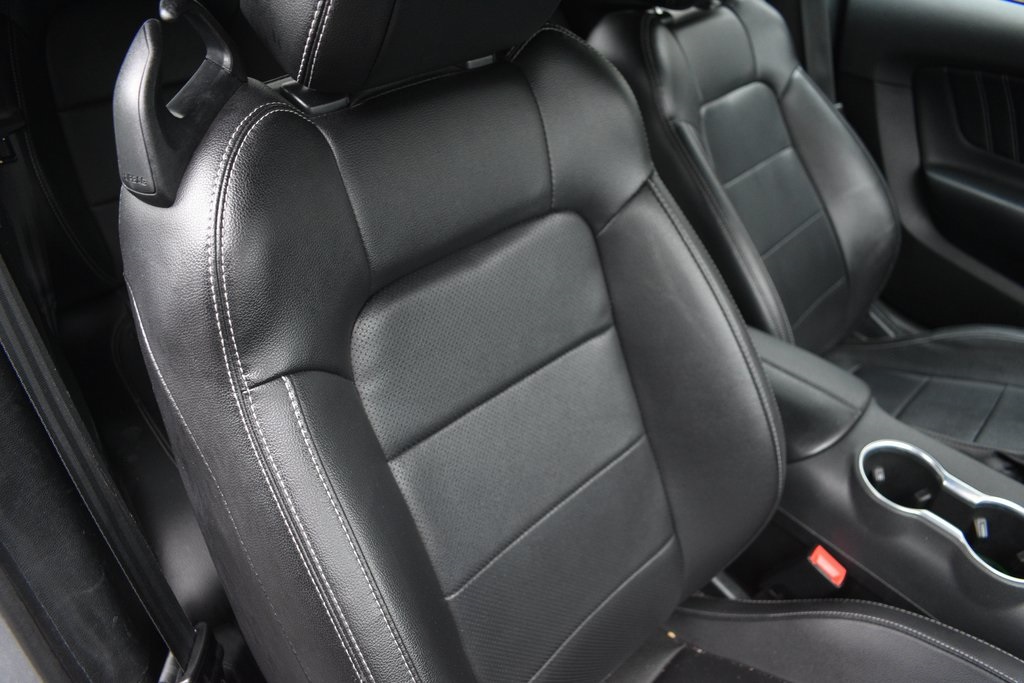 2023 Ford Mustang EcoBoost Premium Image 17 of 37