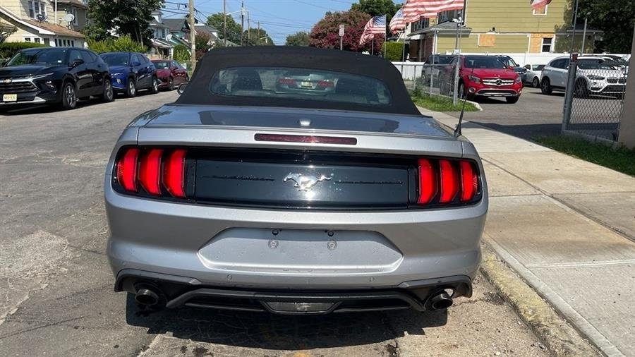 2023 Ford Mustang EcoBoost Premium Image 9 of 37