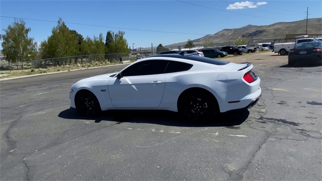Vehicle image 8 of 24