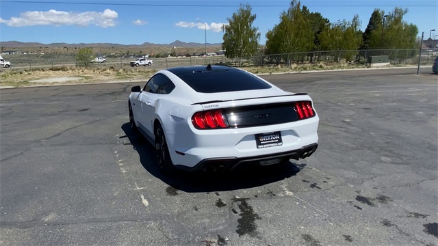 Vehicle image 9 of 24