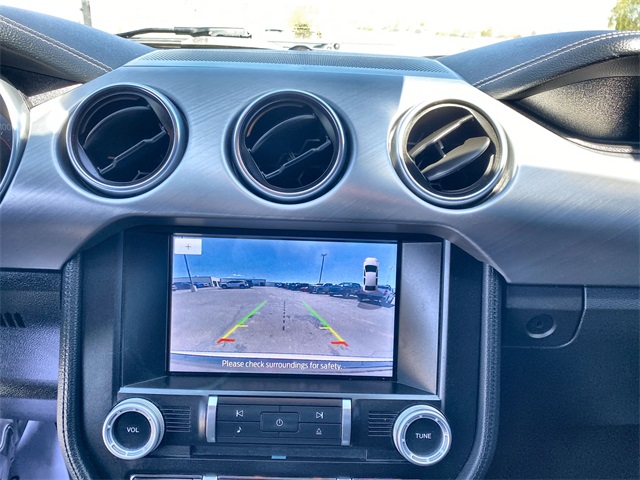 Vehicle image 17 of 24