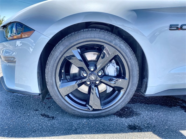 Vehicle image 10 of 24