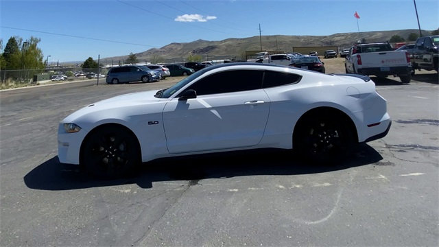 Vehicle image 3 of 24