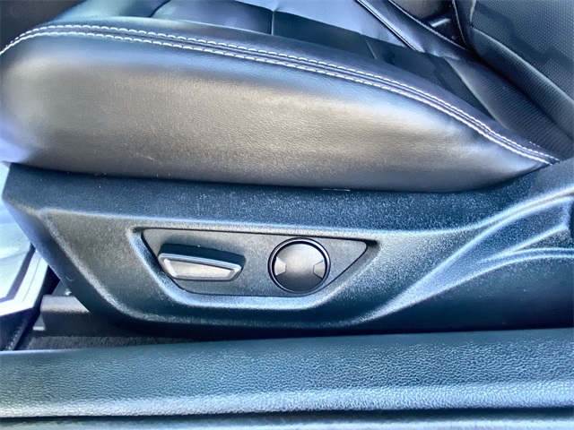 Vehicle image 12 of 24