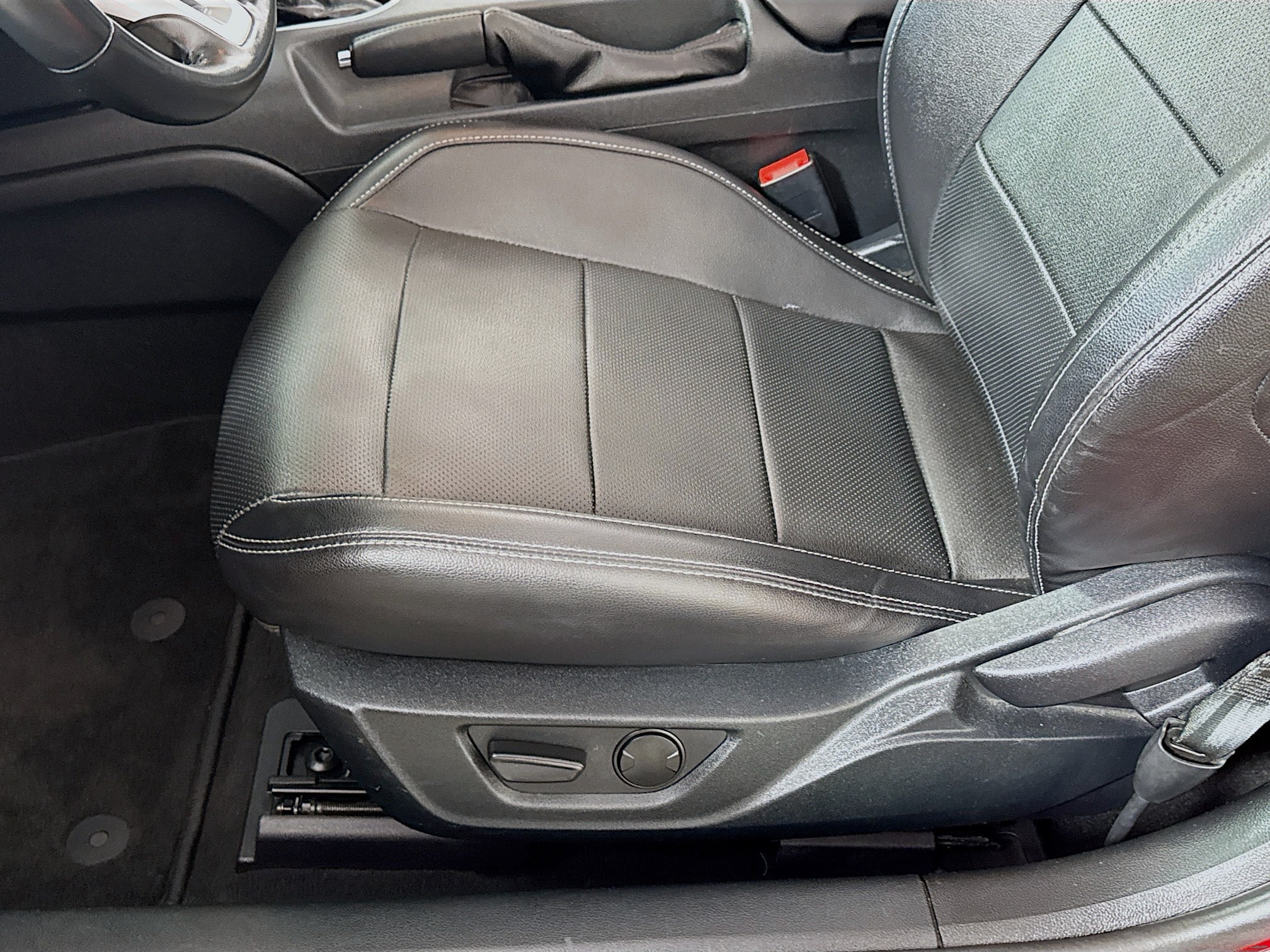 2023 Ford Mustang EcoBoost Premium Image 28 of 29