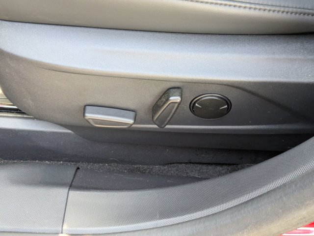 Vehicle image 13 of 40