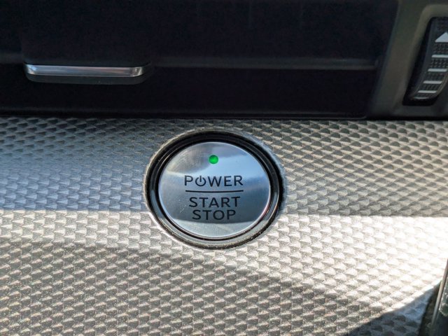 Vehicle image 23 of 40