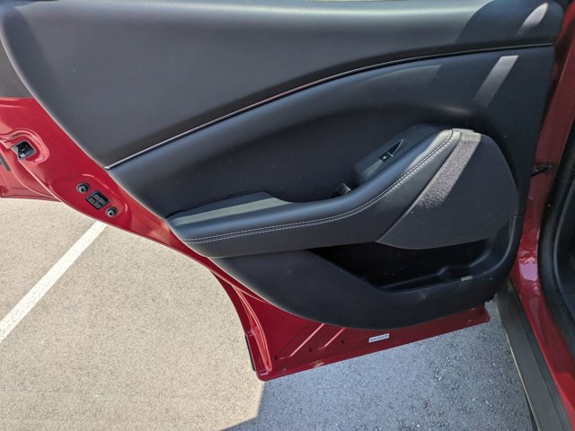 Vehicle image 26 of 40