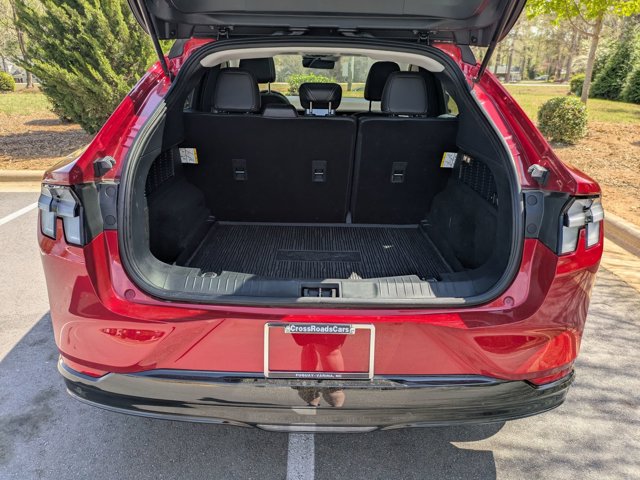 Vehicle image 31 of 40