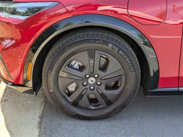 Vehicle image 8 of 40