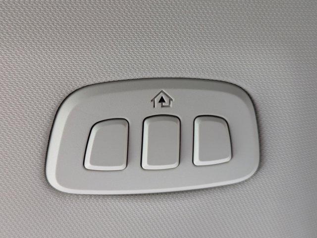 Vehicle image 24 of 40