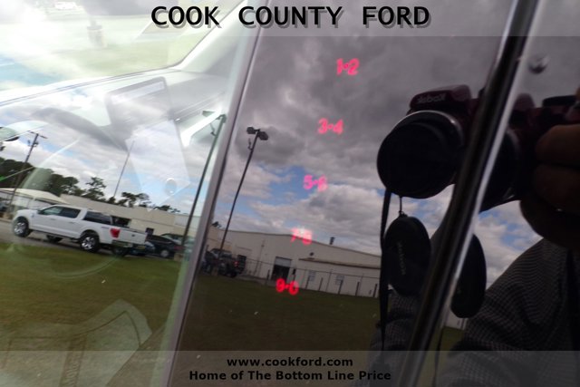 Vehicle image 13 of 24
