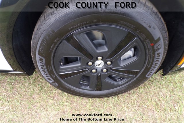 Vehicle image 9 of 24