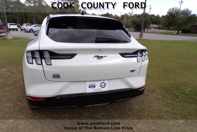 Vehicle image 6 of 24