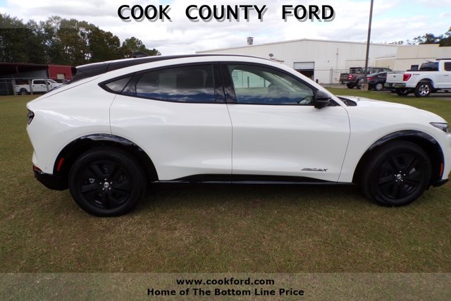 Vehicle image 8 of 24