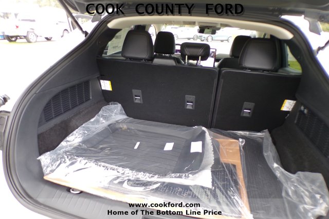 Vehicle image 23 of 24
