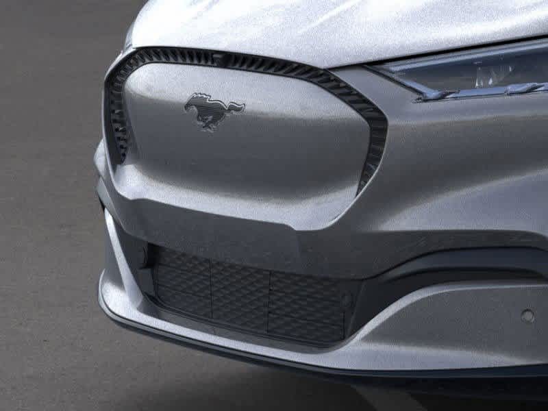 Vehicle image 17 of 22