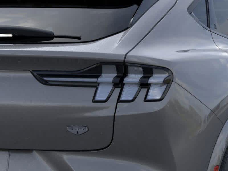 Vehicle image 21 of 22