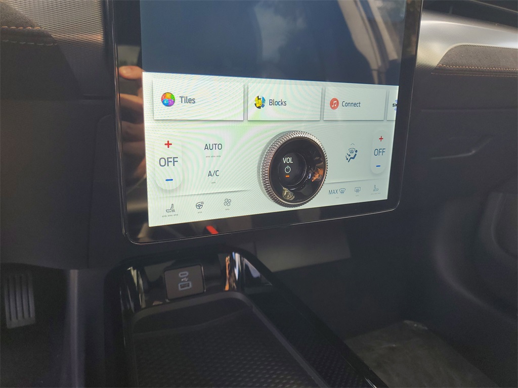 2023 Ford Mustang Mach-E GT Image 19 of 34