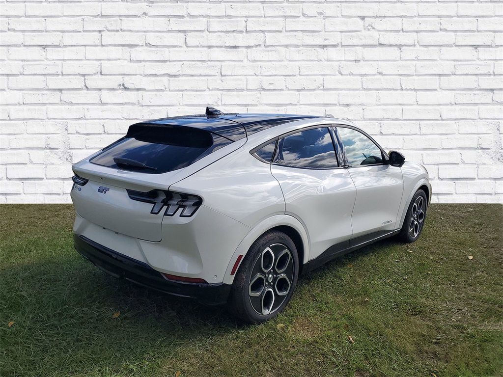 2023 Ford Mustang Mach-E GT Image 4 of 34