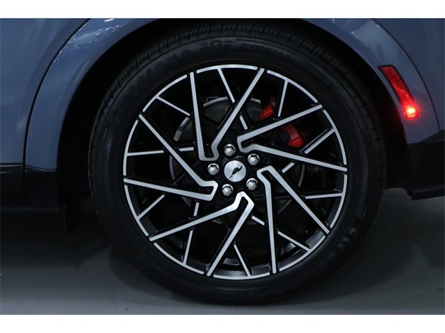 Vehicle image 13 of 29