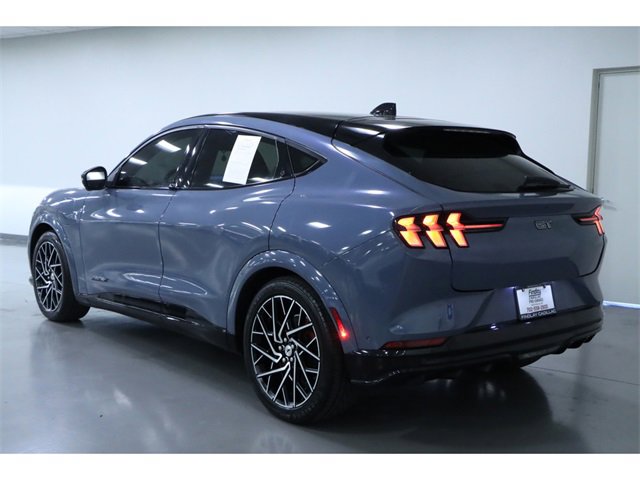 Vehicle image 11 of 29