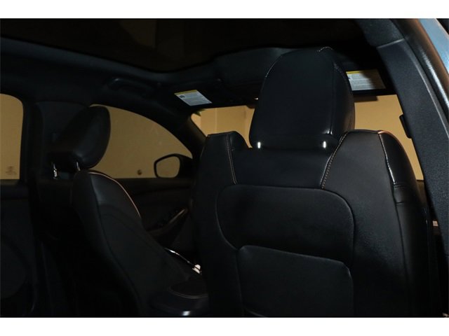 Vehicle image 25 of 29