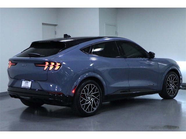 Vehicle image 8 of 29