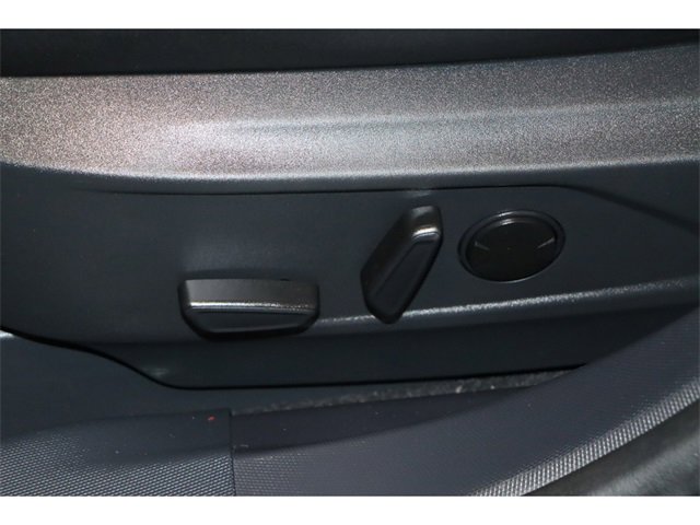 Vehicle image 22 of 29