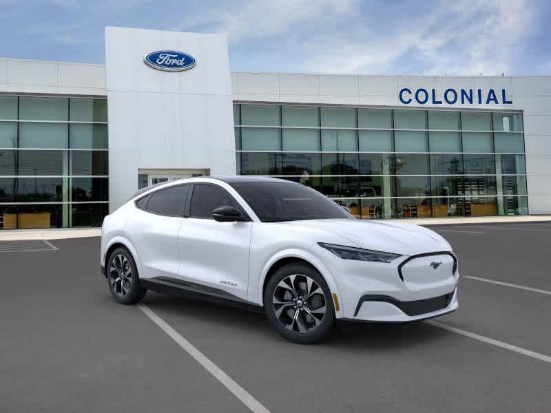 Vehicle image 4 of 22