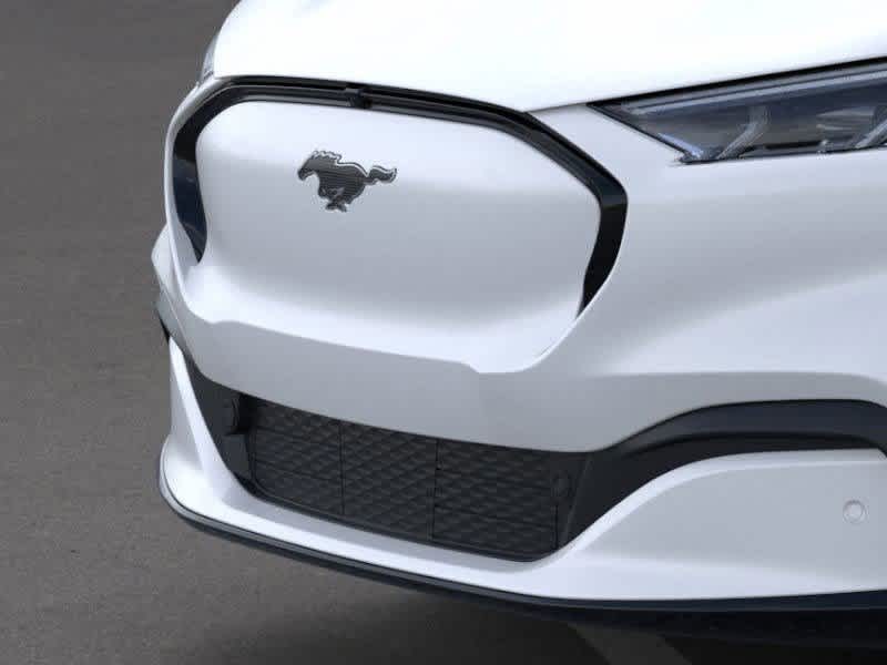 Vehicle image 17 of 22