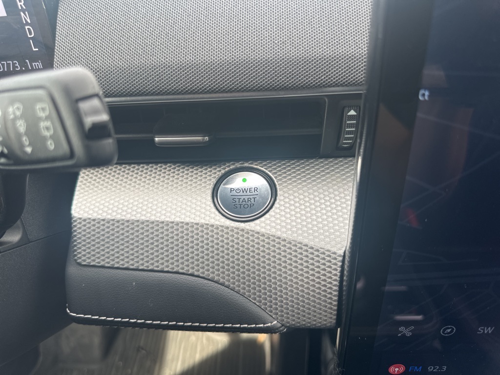 Vehicle image 23 of 36