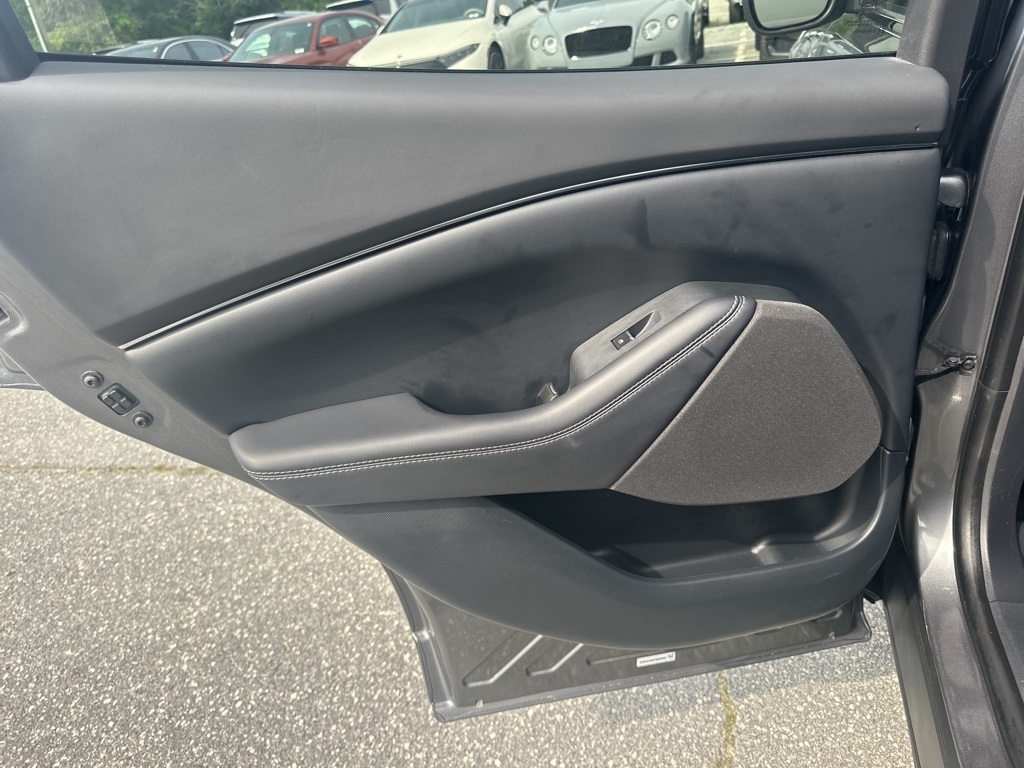 Vehicle image 28 of 36