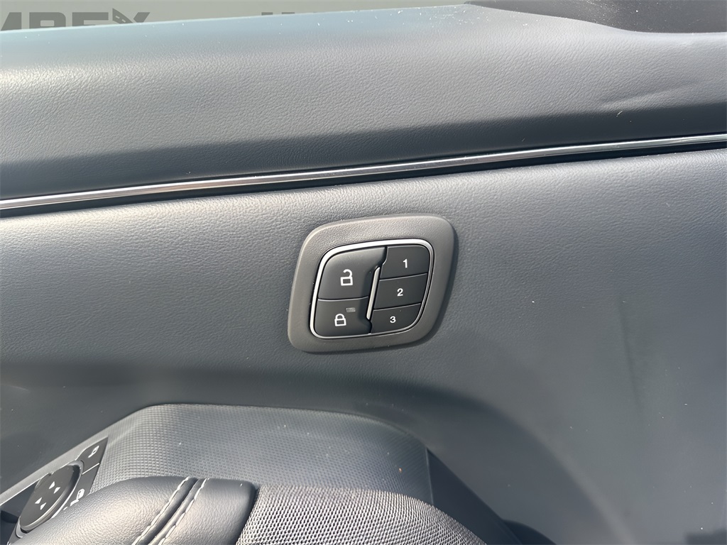 Vehicle image 11 of 36