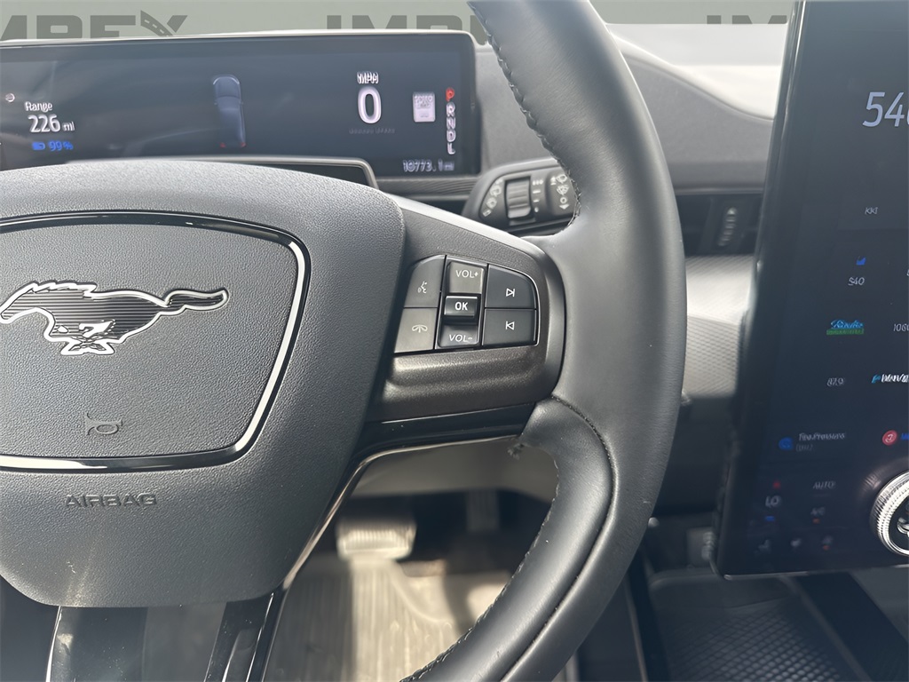 Vehicle image 16 of 36