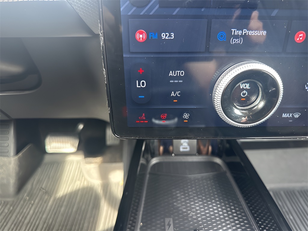 Vehicle image 22 of 36