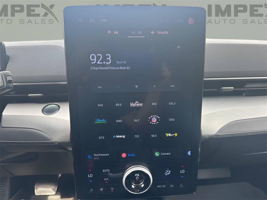 Vehicle image 18 of 36