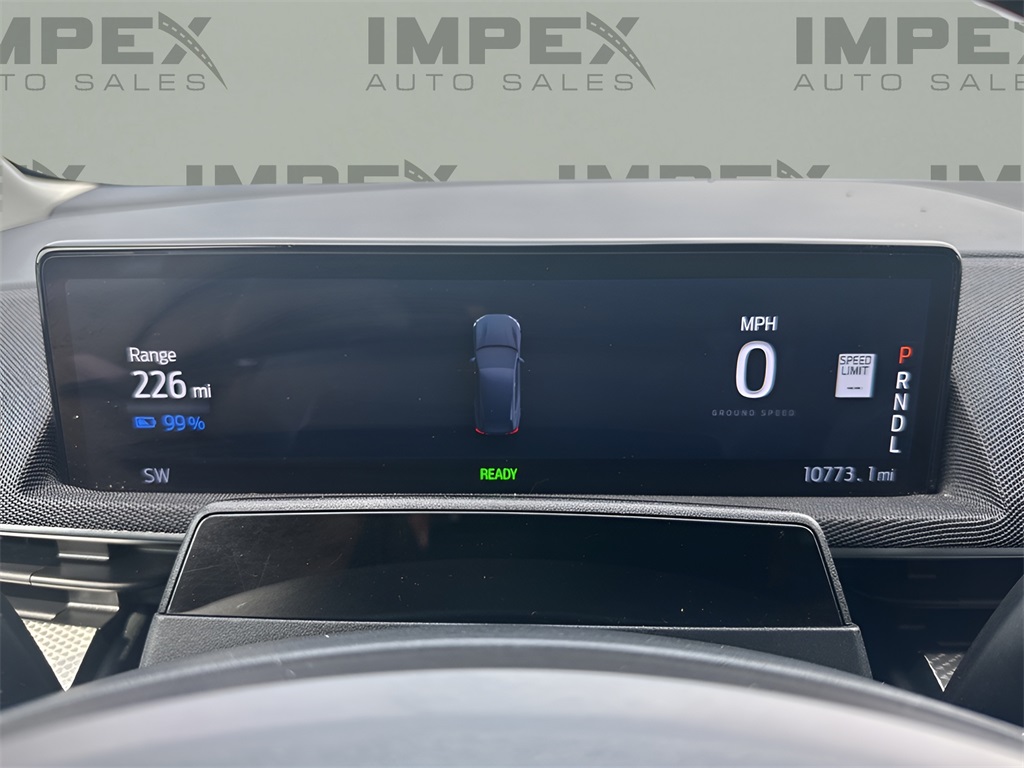Vehicle image 24 of 36